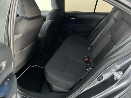 2025 Toyota Corolla LunaSport Hybrid €33,950 thumbnail