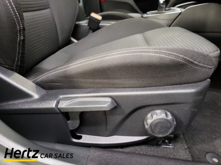 2023 Ford Focus - thumbnail 19