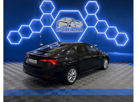 2021 Skoda Octavia - thumbnail 3
