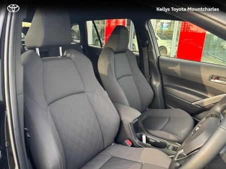 2025 Toyota Corolla Cross COROLLA CROSS 1.8 SPORT €39,895