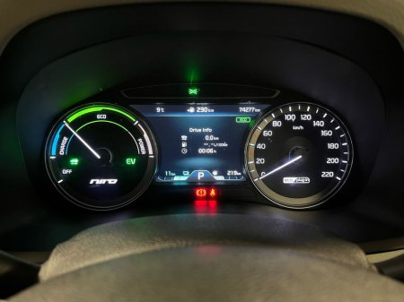 2019 Kia Niro 1.6 GDI PHEV - Reversing Camera - Sat Nav - Climate Control - Heated Seats - Keyless Start - Apple CarPlay/Android Auto €19,950 thumbnail