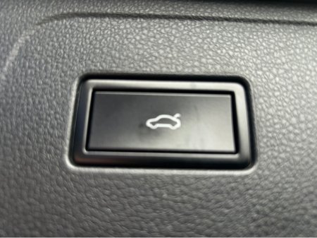 2016 Volkswagen Passat - thumbnail 16