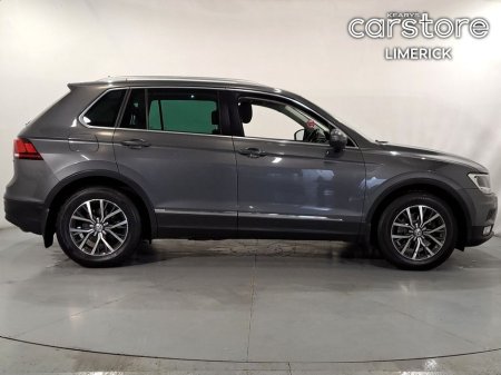 2017 Volkswagen Tiguan - thumbnail 2