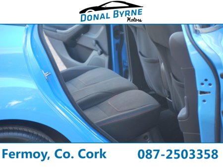 2018 Ford Focus - view 4