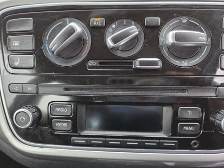 2015 Volkswagen up! - thumbnail 17