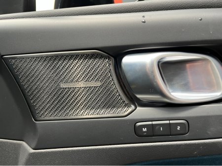 2022 Volvo XC40 - thumbnail 12