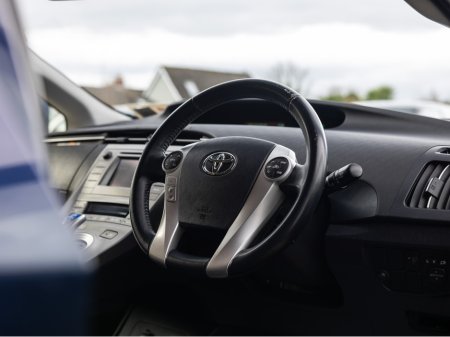 2015 Toyota Prius - thumbnail 12