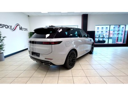 2025 Land Rover Range Rover - thumbnail 8