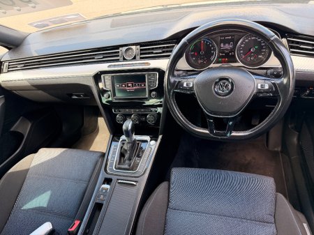 2018 Volkswagen Passat - thumbnail 5