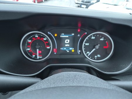 2021 Iveco Daily T35-140  Tipper with 3 seats in front and flashing beacon lights, only 39,000 miles. thumbnail