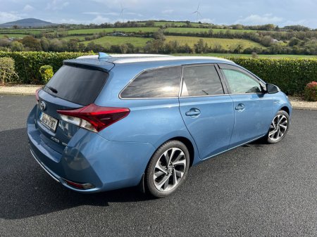 2015 Toyota Auris Hybrid Sol Touring Sports €12,950