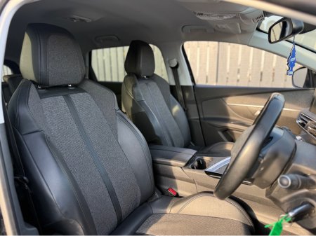 2019 Peugeot 5008 - thumbnail 8