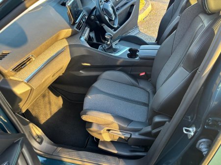 2022 Peugeot 3008 FL ALLURE 1.2 130 6.3 4DR €25,950 thumbnail