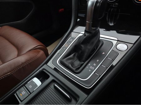 2016 Volkswagen Golf LEATHER TAN LEATHER SEATS 1.4 TSI HEATED ELECTRIC SEATS - NAVIGATION * REVERSING CAMERA * SIMI DEALER - €15,950 thumbnail