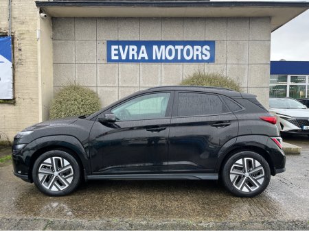 2023 Hyundai Kona KAUAI PREMIUM 64KWH EV //FULL LEATHER//HEATED SEATS AND STEERING WHEEL//REVERSE CAMERA//SAT NAV//KRELL SOUND SYSTEM// €23,950 thumbnail