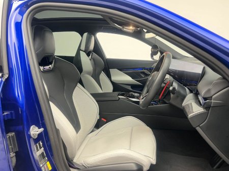 2025 BMW M5 - thumbnail 10