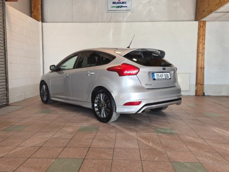 2017 Ford Focus - thumbnail 7