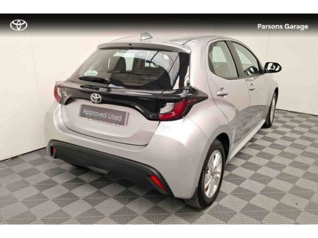 2023 Toyota Yaris - thumbnail 2