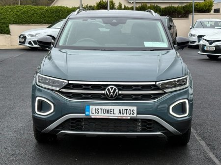 2024 Volkswagen T-Roc - thumbnail 4