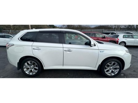 2014 Mitsubishi Outlander - thumbnail 8
