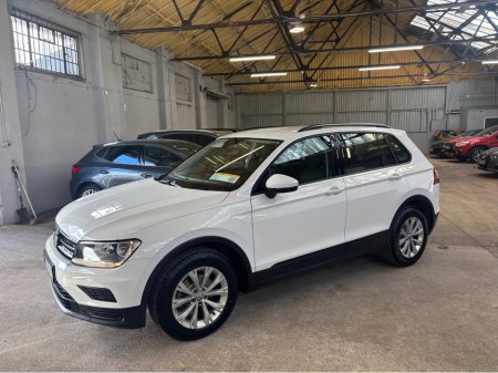 2019 Volkswagen Tiguan - thumbnail 2