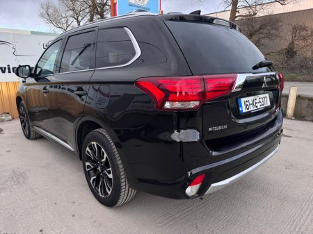 2016 Mitsubishi Outlander - thumbnail 8