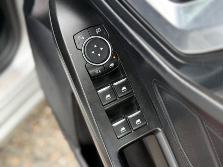 2021 Ford Focus - thumbnail 17