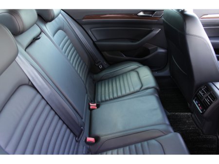 2018 Volkswagen Passat - thumbnail 20