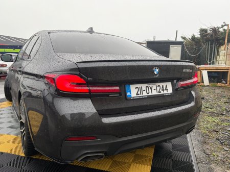 2021 BMW 5 Series - thumbnail 3