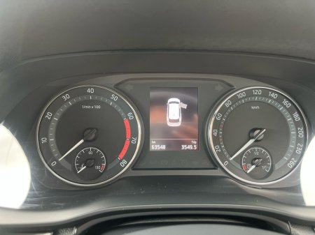 2023 Skoda Octavia COMBI AMBITION 1.0TSI 110HP DSG €26,995 thumbnail