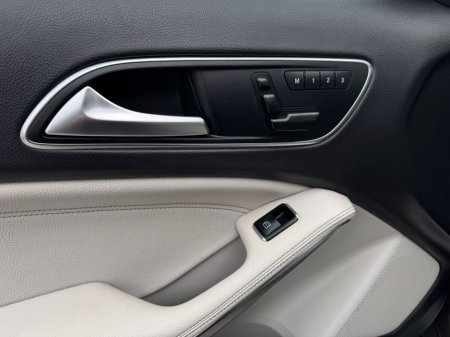 2016 Mercedes-Benz GLA Class - thumbnail 28