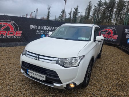 2014 Mitsubishi Outlander - thumbnail 2