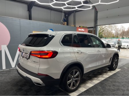 2022 BMW X5 ONLY 7K KMS! €59950! 2022 BMW X5 XDRIVE45E 3.0 AUTOMATIC / CRUISE CONTROL / 360° PARKING CAMERA / PANORAMIC SUNROOF / ELECTRIC MEMORY & HEATED SEATS €59,950 thumbnail