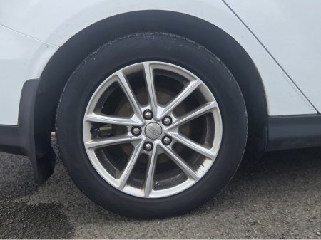 2015 Ford Focus - thumbnail 7