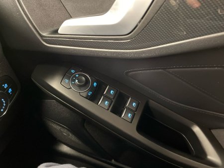 2023 Ford Focus - thumbnail 13