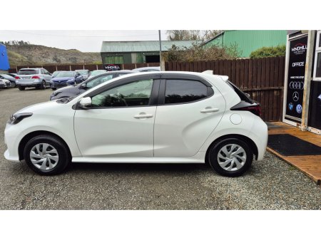 2020 Toyota Yaris Yaris 2020 1.5 Hybrid Automatic Immaculate €14,950 thumbnail