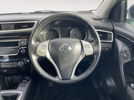 2015 Nissan Qashqai - thumbnail 9