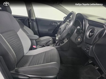 2016 Toyota Auris - thumbnail 12