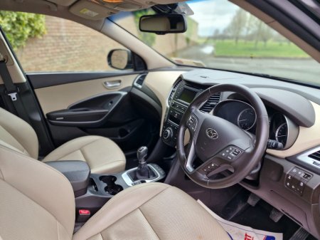 2017 Hyundai Santa Fe - thumbnail 32