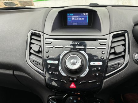 2014 Ford Fiesta - thumbnail 24