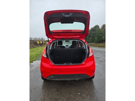 2016 Ford Fiesta - thumbnail 10