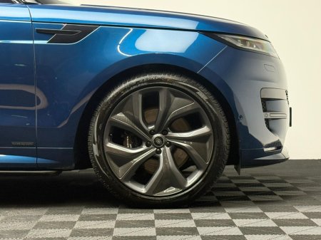 2025 Land Rover Range Rover Sport - thumbnail 9