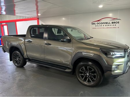 2022 Toyota Hilux INVINCIBLE X D-4D 4WD INVINCIBLE DCB €42,500 thumbnail