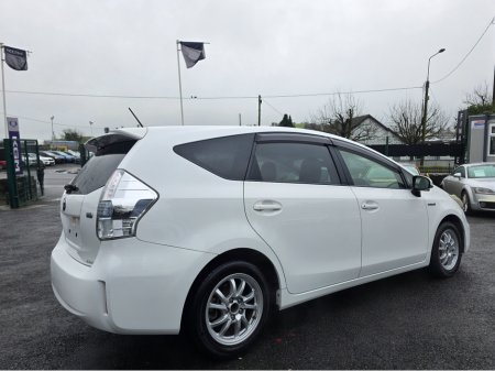 2013 Toyota Prius Alpha (7 Seater) - SELF CHARGING HYBRID -ALLOYS - REVERSE CAMERA - SIMI DEALER - LOW ROAD TAX BAND €13,450 thumbnail