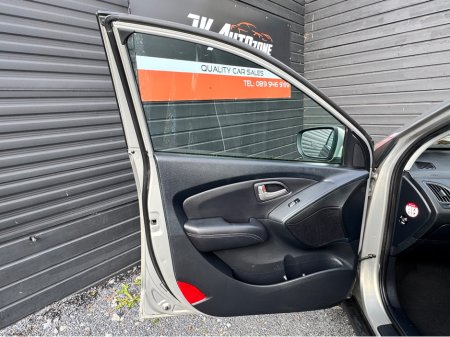 2011 Hyundai ix35 - thumbnail 16