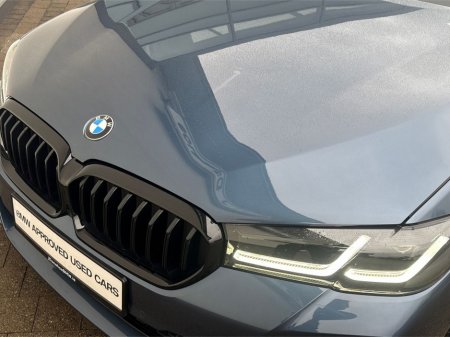 2023 BMW 5 Series - thumbnail 6
