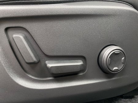 2026 Volvo XC40 - thumbnail 22