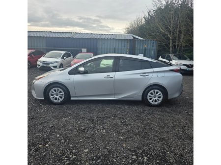 2018 Toyota Prius - thumbnail 5