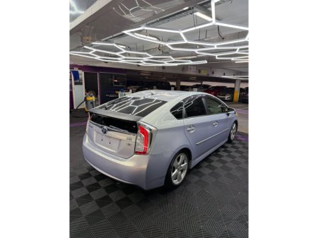 2013 Toyota Prius - view 4