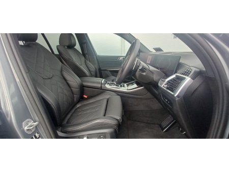 2025 BMW X5 XDRIVE50E M SPORT **Pan Sunroof** €96,800 thumbnail